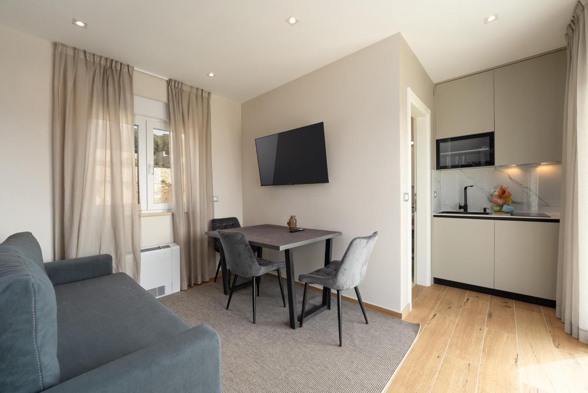 Larum Apartmens Vrsar Ngoại thất bức ảnh