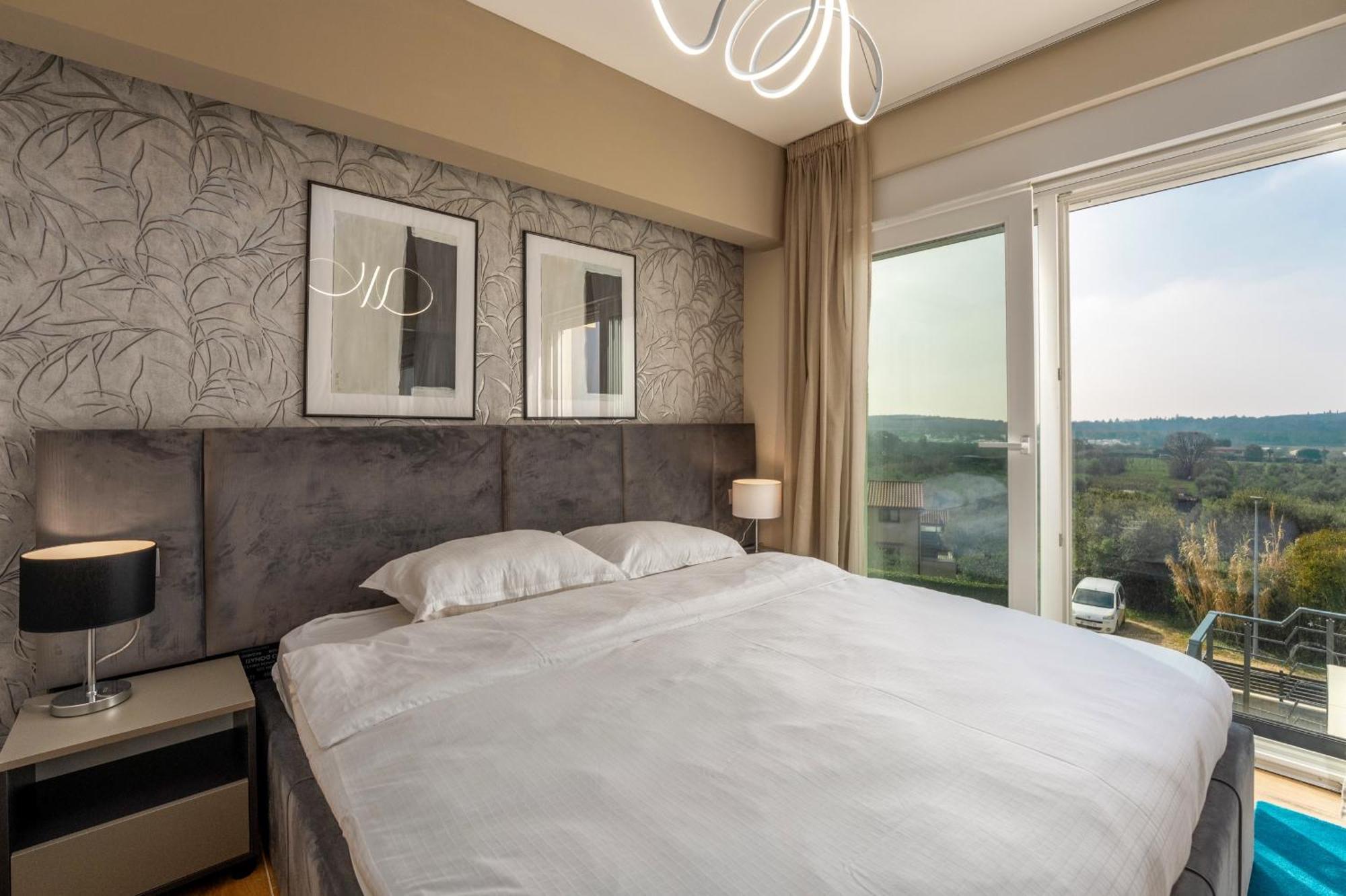 Larum Apartmens Vrsar Ngoại thất bức ảnh