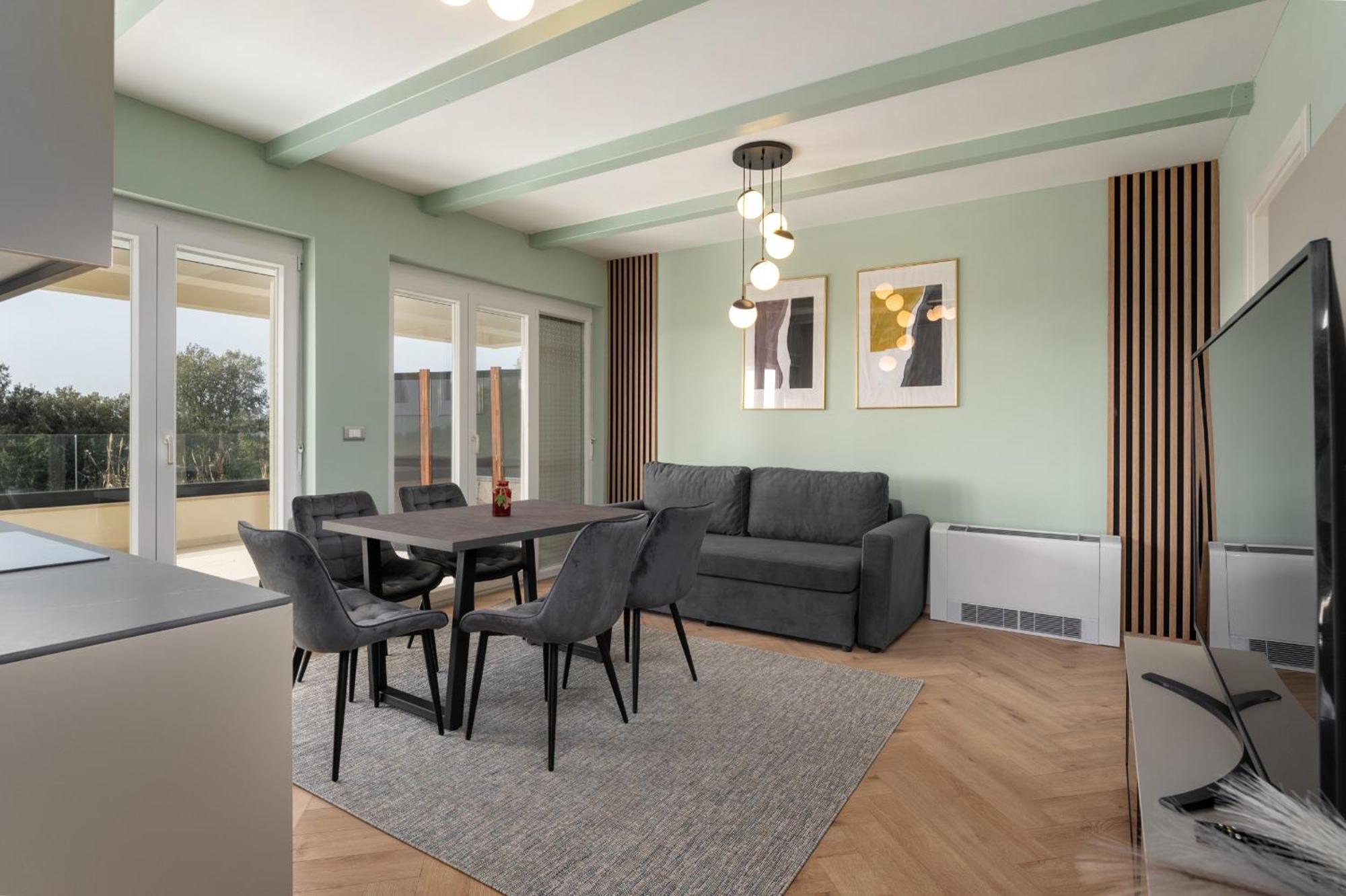 Larum Apartmens Vrsar Ngoại thất bức ảnh