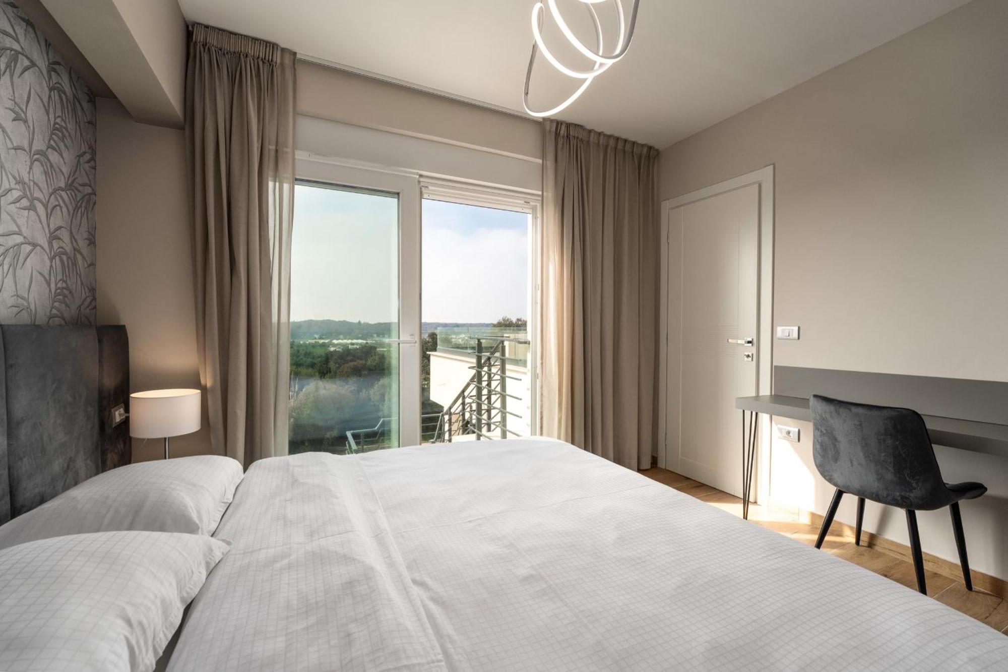 Larum Apartmens Vrsar Ngoại thất bức ảnh