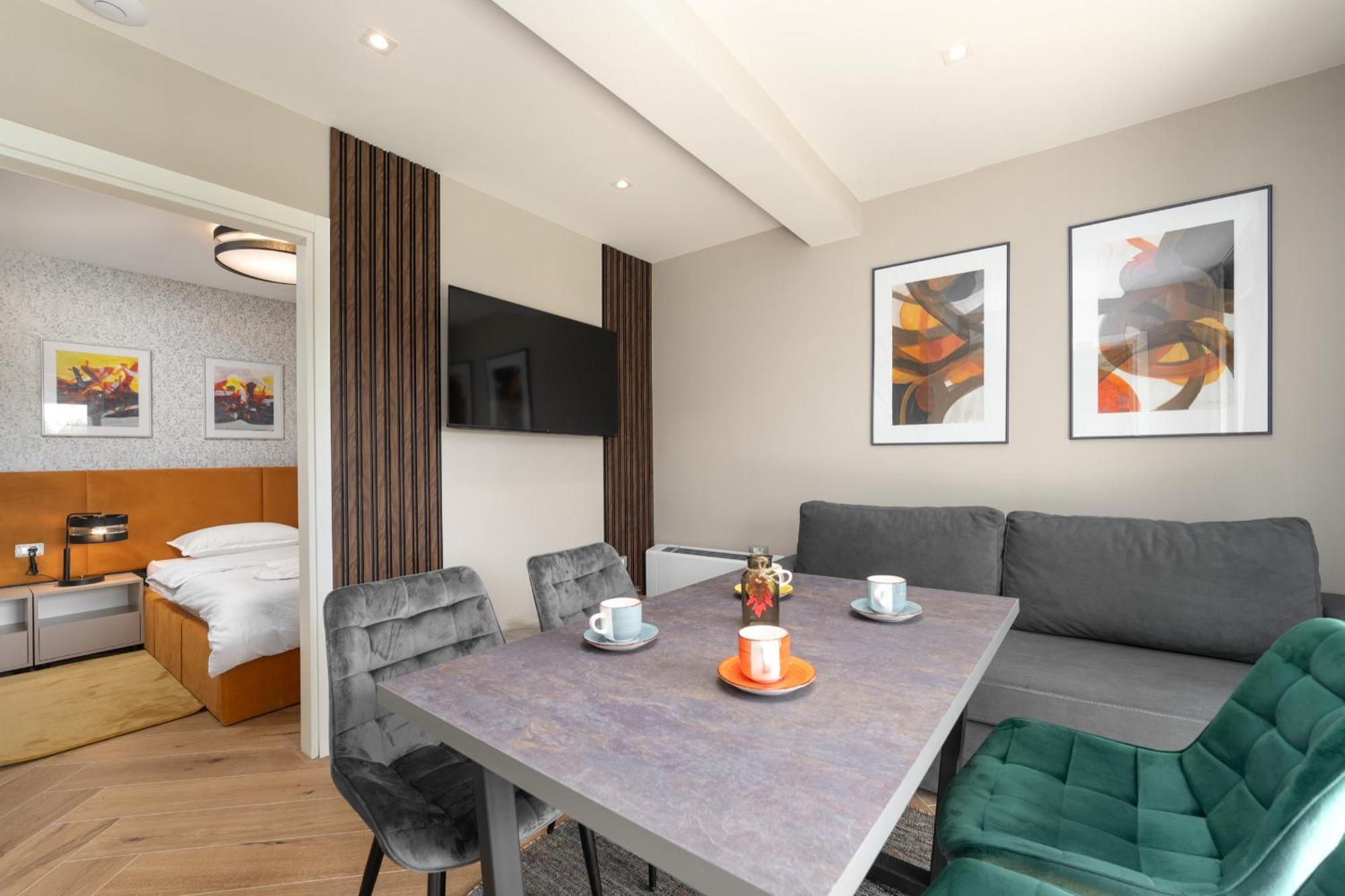 Larum Apartmens Vrsar Ngoại thất bức ảnh